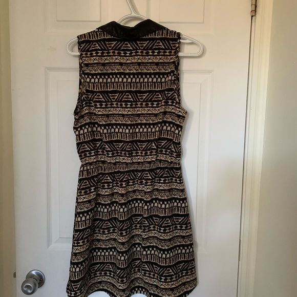 Dress small - Picture 3 of 3